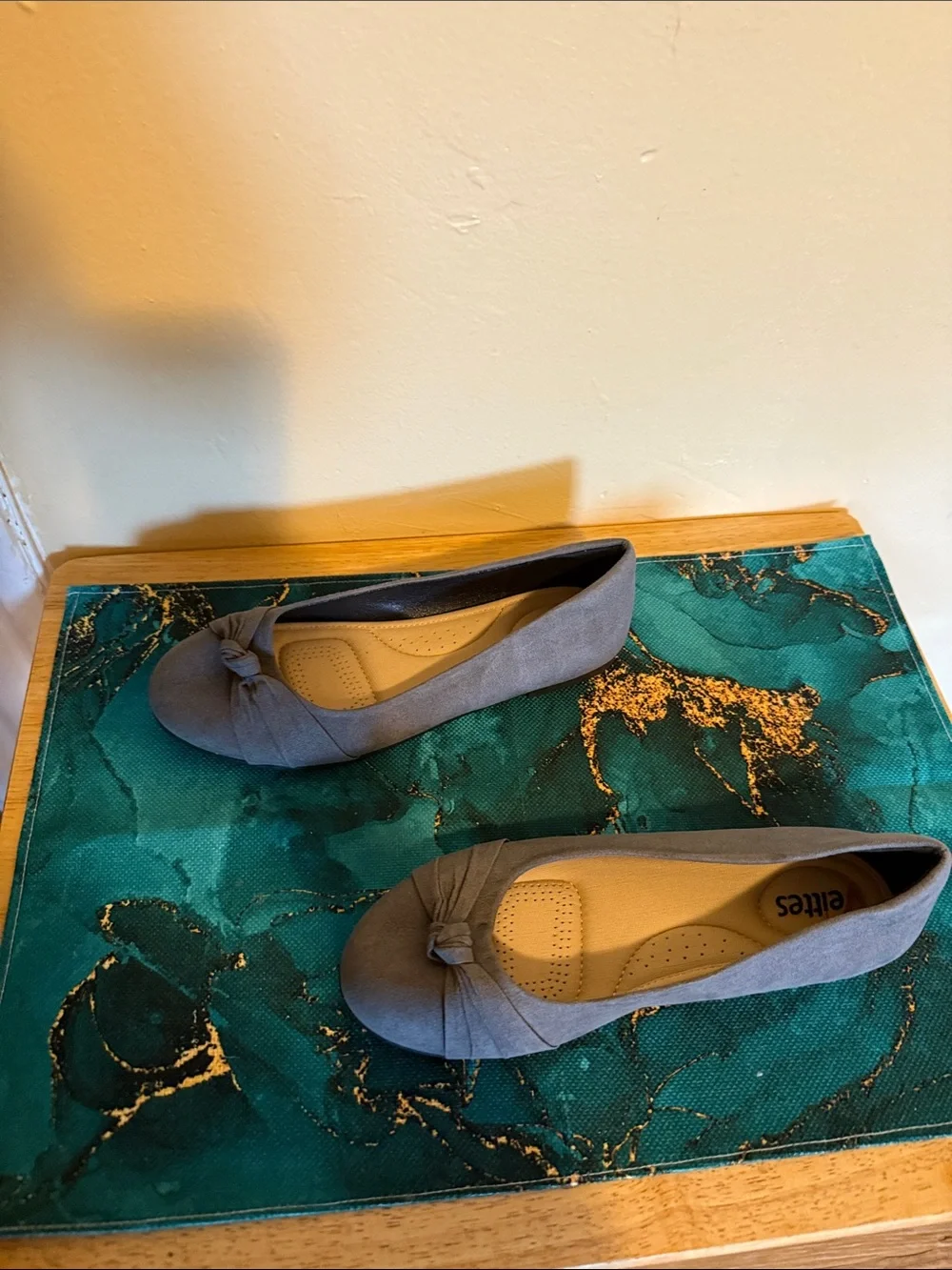 Mossimo Supply Co. Gray Knot-Front Ballet Flats